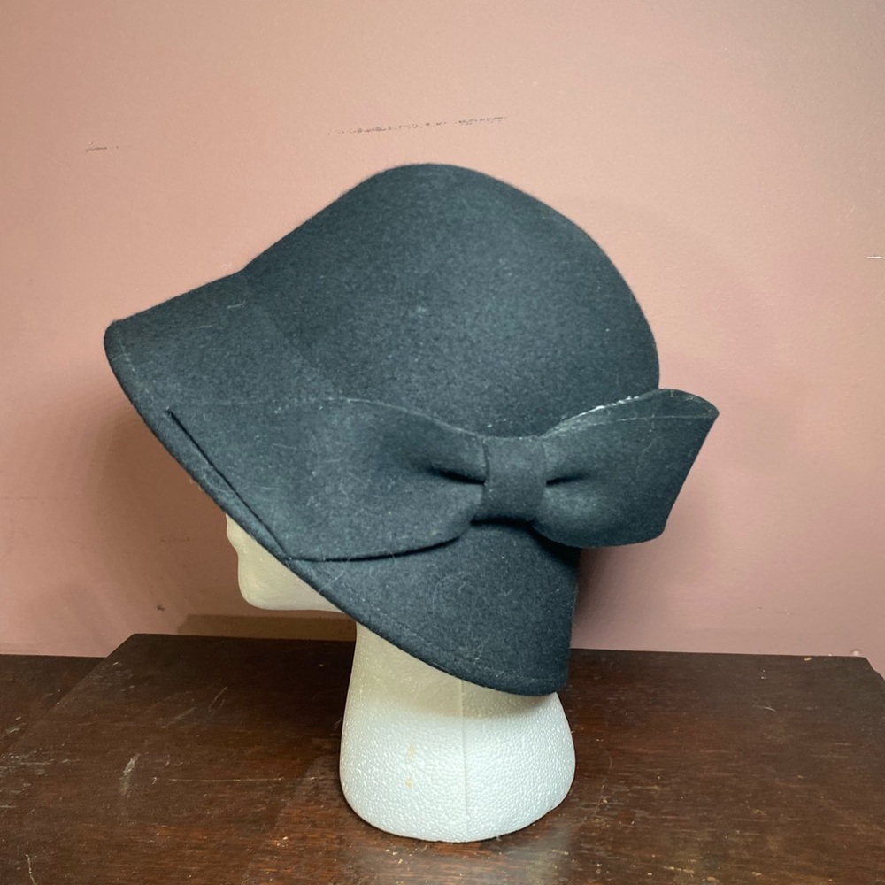 Chic Black Bow Cloche Hat